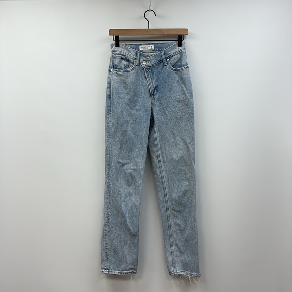 Abercrombie & Fitch The '90s Straight Ultra High Rise Jeans Light Wash Denim 25 - Picture 3 of 10